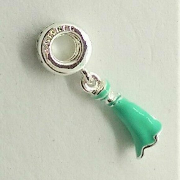 EXCLUSIVE! Disney Princess Jasmine and Aladdin Luxury Jewelry & Toy Gift Set - Picture 11 of 12